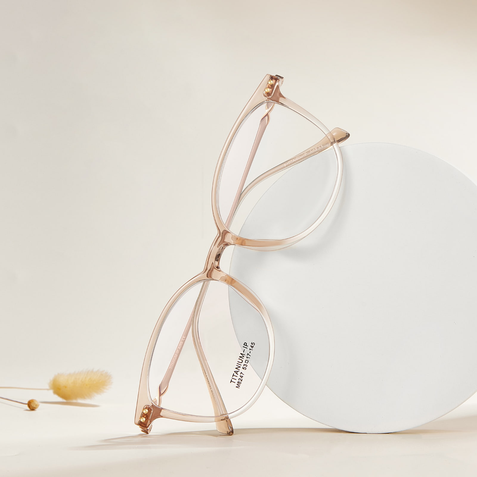 Gloiní Tíotáiniam Béite Imeall Leathnaithe Ultralight M8247